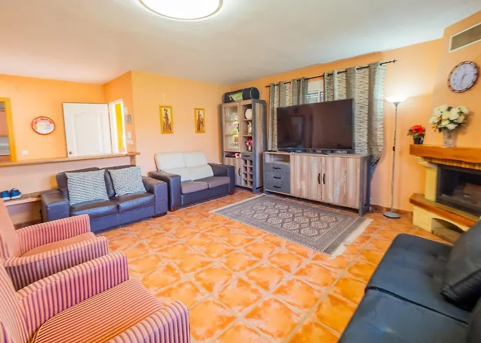 Cubo's Sporting Paloma Villa